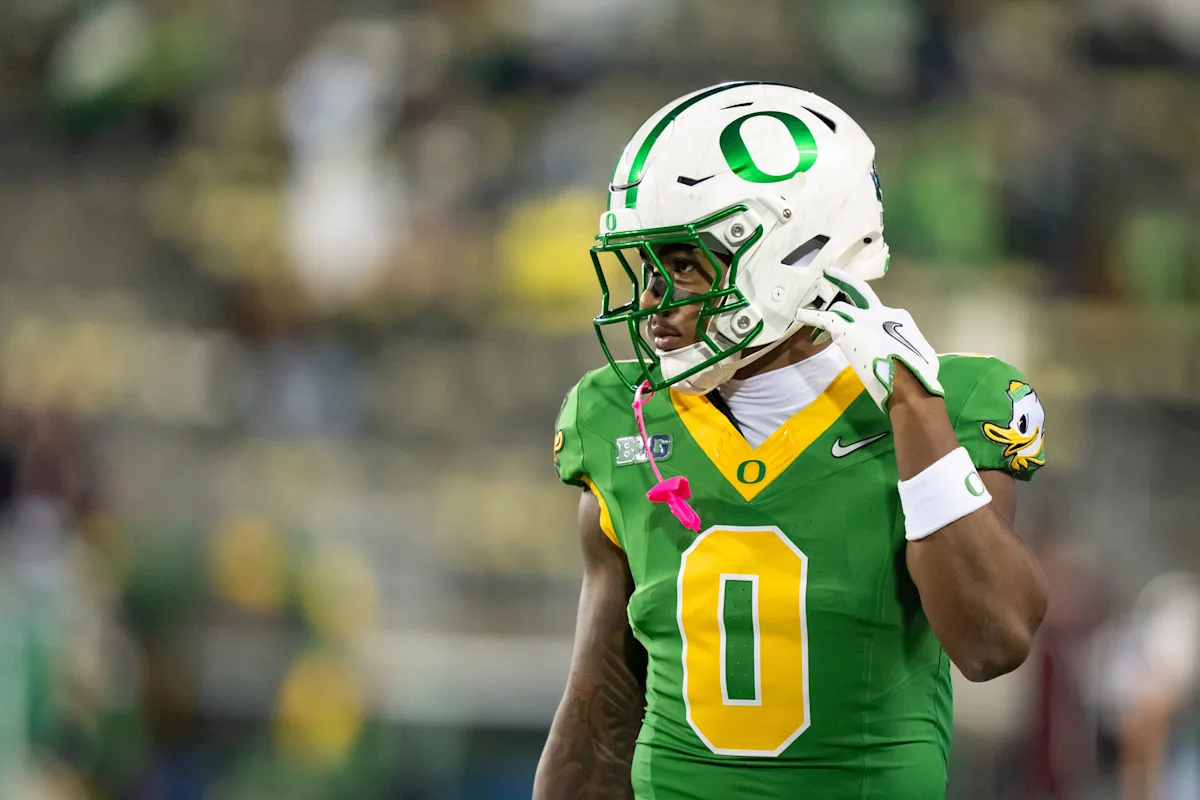Jordon Davison #0 in Oregon green