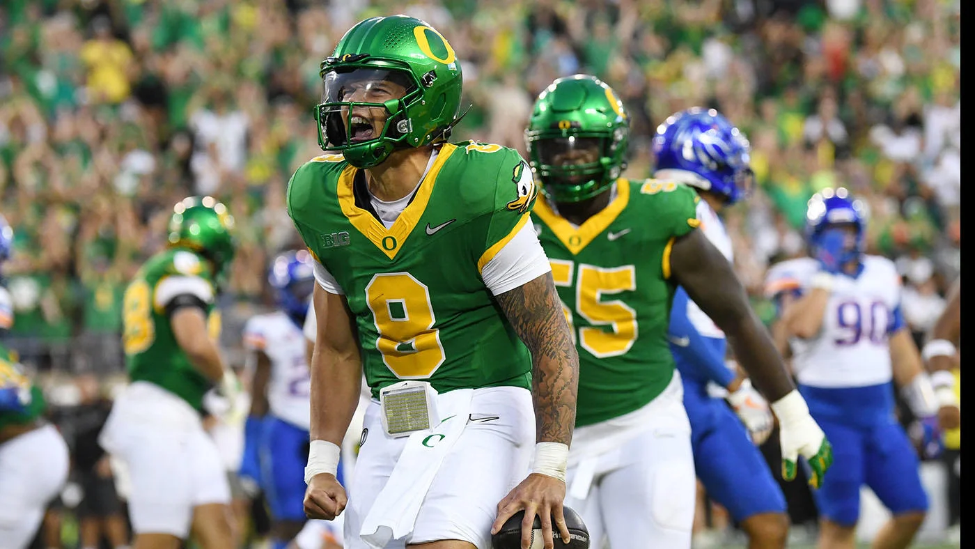 Oregon celebrates touchdown vs Boise State at Autzen